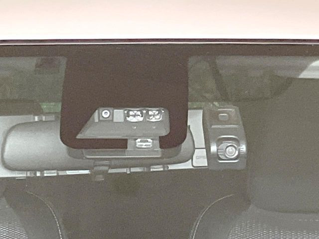 �y�g���^�Z�[�t�e�B�Z���X�z���s���ɑO���̎ԗ�����F�����A�Փ˂������Ȏ��͌x��ƃu���[�L�ŏՓˉ���Ɣ�Q�y�����A�V�X�g�B�����S�Ƀh���C�u�����y���݂��������܂��B