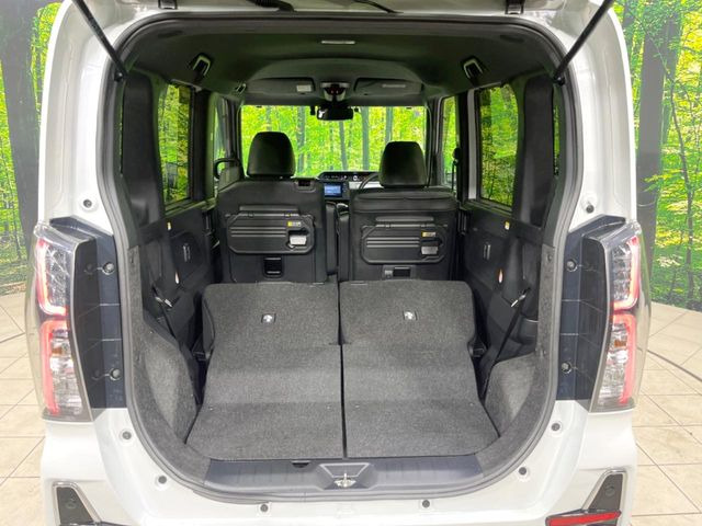 ���i�̂���������ʋ΁A���}���ɏ\���ȉ׎��X�y�[�X���m�ۂ��Ă���܂��B�Z�J���h�V�[�g��|���ƁA�傫�ȉו��̐ύڂ��\�ł���