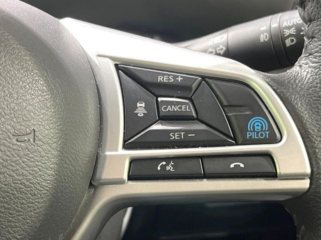 【プロパイロット】高速道路での長距離走行が楽に!!渋滞時と巡回走行のシーンで、アクセル・ブレーキ・ステアリングを自動で制御し、長距離運転の負担を軽減してくれます♪