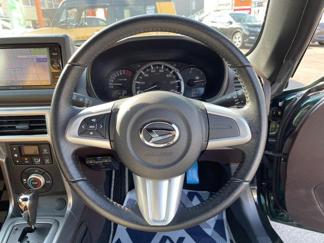 �y�����v�����X�e�A�����O�z�㎿�Ȋv���g�p���邱�ƂŁA��ɂ����������݂ƂĂ��^�]���₷���n���h���ł���