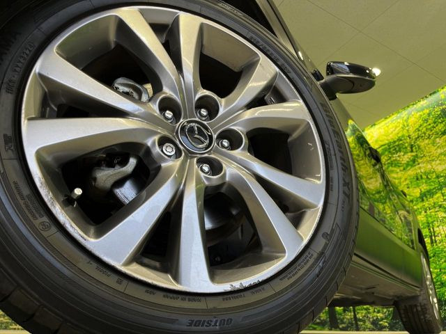 �y����18�C���`�A���~�z�C�[���z�O�ςɃ}�b�`���������A���~�z�C�[���𑕒����Ă���܂��B�e��ЊO�A���~�z�C�[����A�X�^�b�h���X�^�C�����戵�����Ă���܂��B���񂲑��k����������