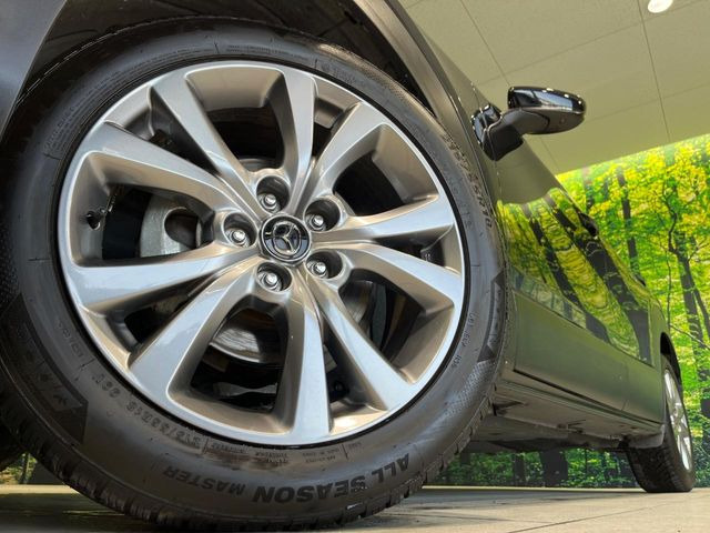 �y����18�C���`�A���~�z�C�[���z�O�ςɃ}�b�`���������A���~�z�C�[���𑕒����Ă���܂��B�e��ЊO�A���~�z�C�[����A�X�^�b�h���X�^�C�����戵�����Ă���܂��B���񂲑��k����������