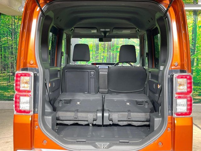 ���i�̂���������ʋ΁A���}���ɏ\���ȉ׎��X�y�[�X���m�ۂ��Ă���܂��B�Z�J���h�V�[�g��|���ƁA�傫�ȉו��̐ύڂ��\�ł���