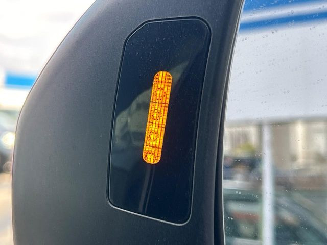 �y�����r�[�N���f�B�e�B�N�V�����z���s���A�h�A�~���[�̎��p�ɂȂ�₷���ӏ��Ɍ㑱�Ԃ��ڋ߂���ƃT�C�h�~���[�t�߂Ɍx����\���A�h���C�o�[�ɒ��ӊ��N�ƁA����̍ۂ̓n���h��������A�V�X�g�����܂��B