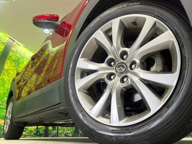 �y����18�C���`�A���~�z�C�[���z�O�ςɃ}�b�`���������A���~�z�C�[���𑕒����Ă���܂��B�e��ЊO�A���~�z�C�[����A�X�^�b�h���X�^�C�����戵�����Ă���܂��B���񂲑��k����������