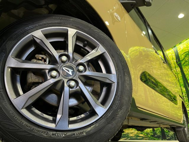 �y����14�C���`�A���~�z�C�[���z�O�ςɃ}�b�`���������A���~�z�C�[���𑕒����Ă���܂��B�e��ЊO�A���~�z�C�[����A�X�^�b�h���X�^�C�����戵�����Ă���܂��B���񂲑��k����������