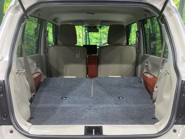 ���i�̂���������ʋ΁A���}���ɏ\���ȉ׎��X�y�[�X���m�ۂ��Ă���܂��B�Z�J���h�V�[�g��|���ƁA�傫�ȉו��̐ύڂ��\�ł���