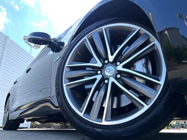 �y����19�C���`�A���~�z�C�[���z�O�ςɃ}�b�`���������A���~�z�C�[���𑕒����Ă���܂��B�e��ЊO�A���~�z�C�[����A�X�^�b�h���X�^�C�����戵�����Ă���܂��B���񂲑��k����������