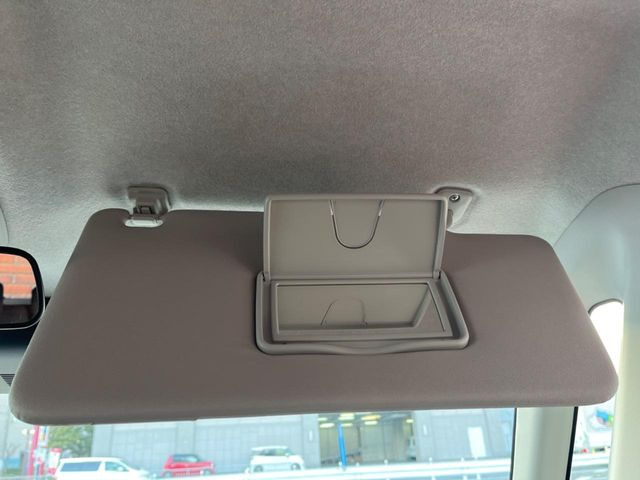 �y�o�j�e�B�~���[�z�T���o�C�U�[���ɐݒu���ꂽ�~���[�Őg�����Ȃ݃`�F�b�N!������Ƃ������C�N�����ɂ����􂵂܂���