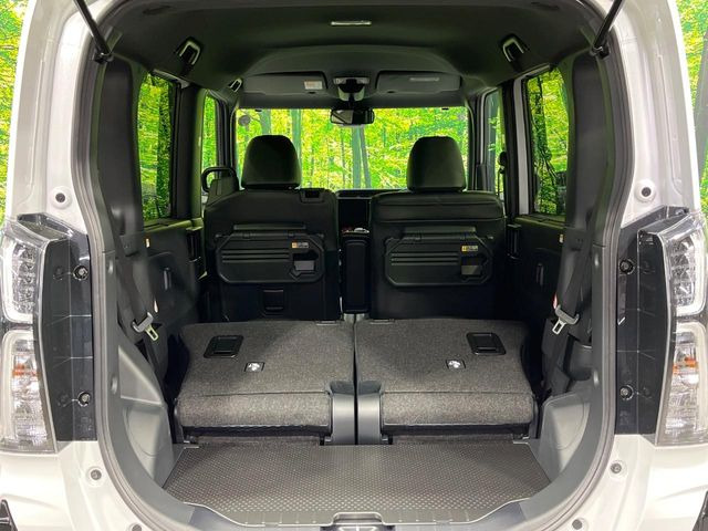 ���i�̂���������ʋ΁A���}���ɏ\���ȉ׎��X�y�[�X���m�ۂ��Ă���܂��B�Z�J���h�V�[�g��|���ƁA�傫�ȉו��̐ύڂ��\�ł���