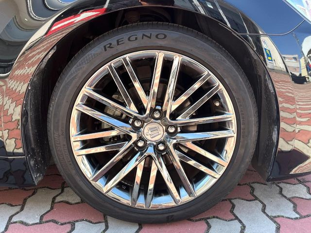 �y�����I�v�V����18�C���`�A���~�z�C�[���z�����I�v�V�����z�C�[���𑕒��B���s���\�̌���ɉ����A�O�ς����X�^�C���b�V���ɂȂ��Ă��܂��B