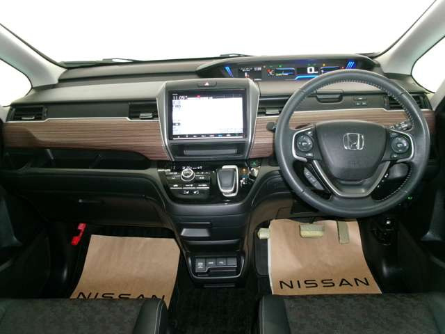 フリード1.5 ハイブリッド クロスター