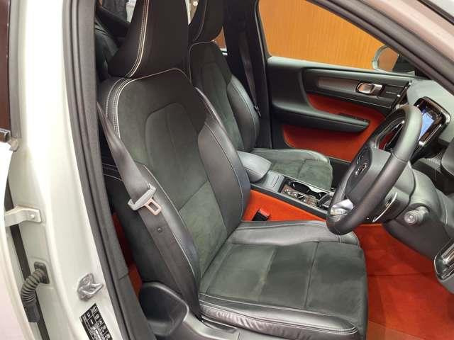 XC40T4 AWD Rデザイン 4WD