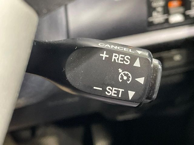 �y�N���[�Y�R���g���[���z�������H�����N���N���s�B�A�N�Z���𗣂��Ă���葬�x�ő��s���ł��A�������^�]���̕��S���y��!�����E�������ȒP�ȃX�C�b�`����Œ����ł��܂��B