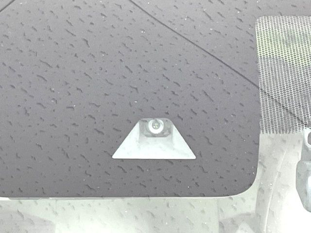 �y�G�}�[�W�F���V�[�u���[�L�z���s���ɑO���̎ԗ�����F�����A�Փ˂������Ȏ��͌x��ƃu���[�L�ŏՓˉ���Ɣ�Q�y�����A�V�X�g�B�����S�Ƀh���C�u�����y���݂��������܂��B