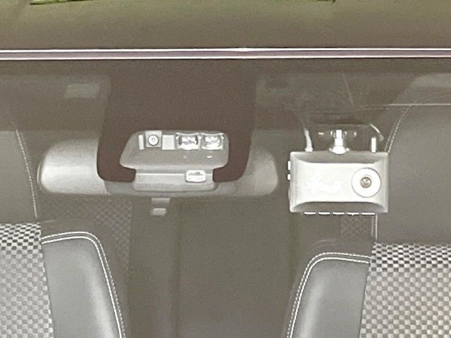 �y�g���^�Z�[�t�e�B�Z���X�z���s���ɑO���̎ԗ�����F�����A�Փ˂������Ȏ��͌x��ƃu���[�L�ŏՓˉ���Ɣ�Q�y�����A�V�X�g�B�����S�Ƀh���C�u�����y���݂��������܂��B