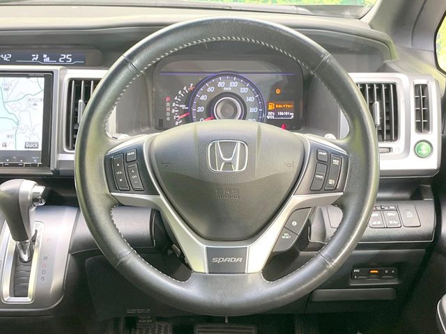 �y�X�e�A�����O�X�C�b�`�z�^�]���A�O������ڐ������炷���ƂȂ��A�I�[�f�B�I���̑��삪�\�ȕ֗��@�\!���S&���K�ȃh���C�u�����o���Ă���܂���