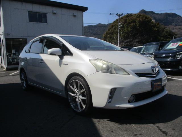 プリウスα1.8 S