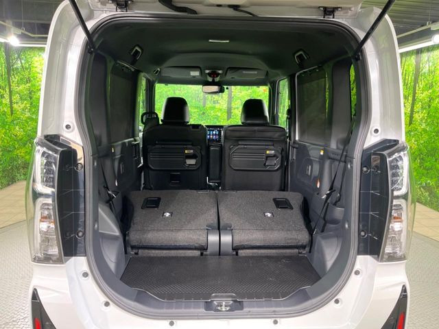 ���i�̂���������ʋ΁A���}���ɏ\���ȉ׎��X�y�[�X���m�ۂ��Ă���܂��B�Z�J���h�V�[�g��|���ƁA�傫�ȉו��̐ύڂ��\�ł���