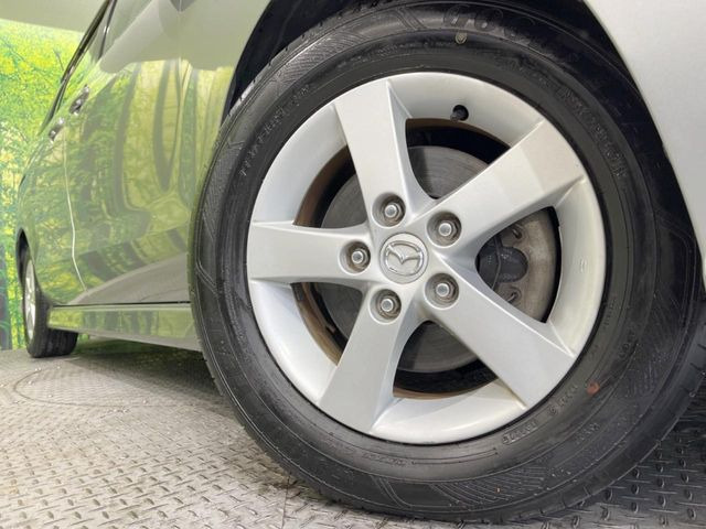 【純正15インチアルミホイール】外観にマッチした純正アルミホイールを装着しております。各種社外アルミホイールや、スタッドレスタイヤも取扱いしております。是非ご相談ください♪