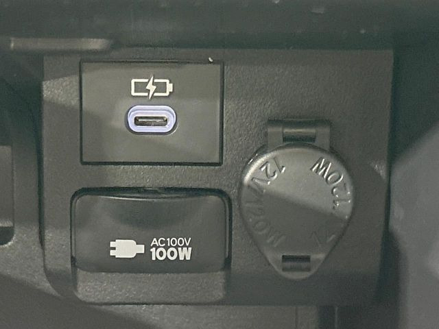 �y�A�N�Z�T���[�R���Z���g�z�L�����v��X�|�[�c�A�A�E�g�h�A�ł̃A�N�e�B�r�e�B�͂������A�ЊQ�E��d�̍ۂɏ����ɂ��Ȃ�AC100V�R���Z���g�𑕔���P�[�^�C��^�u���b�g�A�Q�[���@��̏[�d�ɂ���