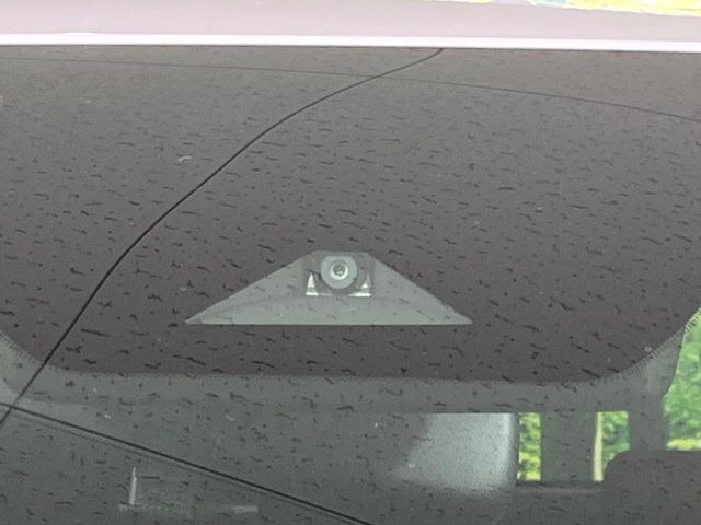 �y�G�}�[�W�F���V�[�u���[�L�z���s���ɑO���̎ԗ�����F�����A�Փ˂������Ȏ��͌x��ƃu���[�L�ŏՓˉ���Ɣ�Q�y�����A�V�X�g�B�����S�Ƀh���C�u�����y���݂��������܂��B