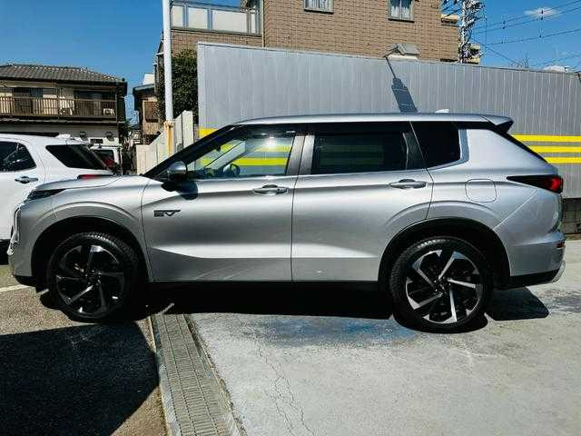 アウトランダーPHEV2.4 G 4WD