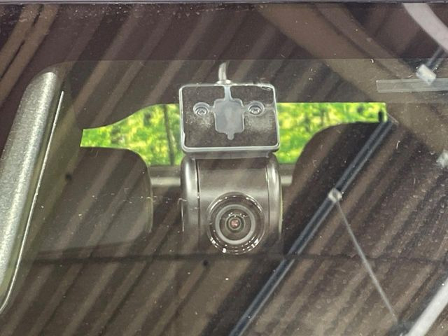 【ドライブレコーダー】ドライブレコーダー装備!走行中はもちろん、あおり運転や事故に遭遇した際、映像で記録し、万一のリスクに備えます。※記録用SDカードはお客様ご自身でご準備いただく必要があります。