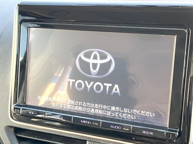 �y�����i�r�z�l�C�̏����i�r�𑕔����Ă���܂��B�i�r�̎g���₷���͂������A�I�[�f�B�I�@�\���[��!�L�����v�◷�s�͂������A�ʋ΂┃�����ȂǕ��i�̃h���C�u���y�����Ȃ�͂���