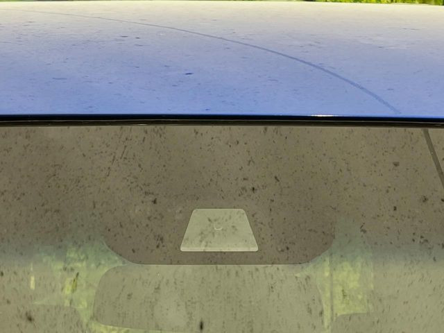 �y�z���_�Z���V���O�z���s���ɑO���̎ԗ�����F�����A�Փ˂������Ȏ��͌x��ƃu���[�L�ŏՓˉ���Ɣ�Q�y�����A�V�X�g�B�����S�Ƀh���C�u�����y���݂��������܂��B