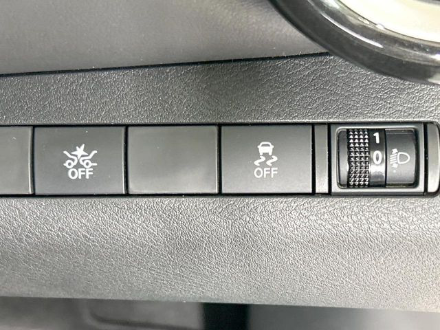 �y�C���e���W�F���g�G�}�[�W�F���V�[�u���[�L�z�t�����g�J�����őO���̎ԗ�����s�҂����m�B�Փ˂������Ȏ��͏Փ˔�Q�y���u���[�L���쓮�A�Փˉ�����T�|�[�g�B�����S�Ƀh���C�u�����y���݂��������܂��B