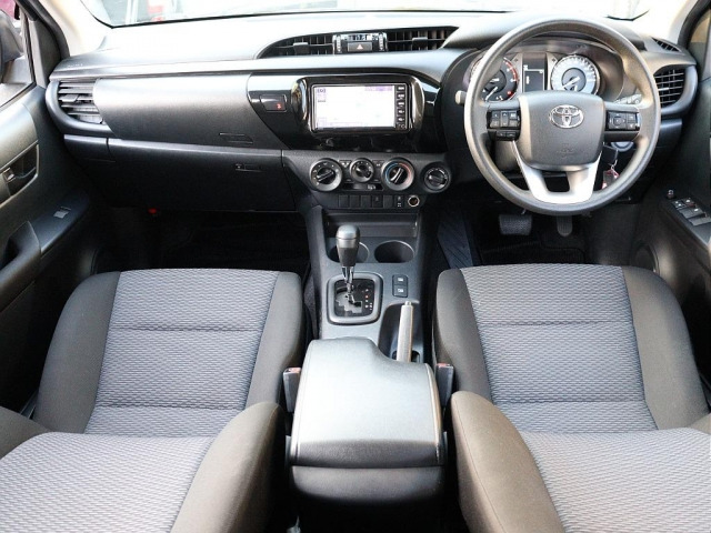 ハイラックス2.4 X ディーゼル 4WD