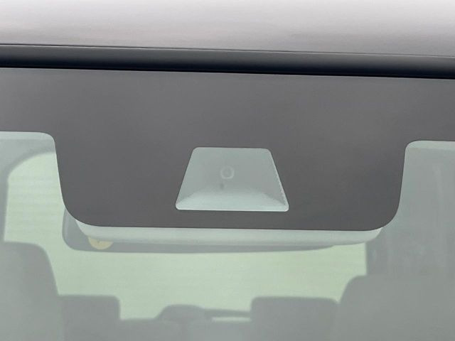 �y�z���_�Z���V���O�z���s���ɑO���̎ԗ�����F�����A�Փ˂������Ȏ��͌x��ƃu���[�L�ŏՓˉ���Ɣ�Q�y�����A�V�X�g�B�����S�Ƀh���C�u�����y���݂��������܂��B