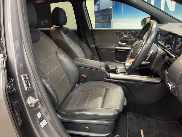 ●レザーシート:高級感漂うブラックレザーシートは、使用感も少なく良好なコンディションを保っております!その他、気になる箇所がございましたらお気軽にお問合せ下さい!