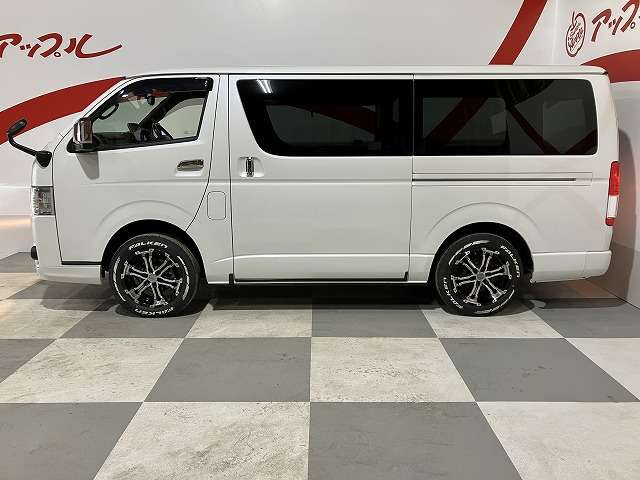 ハイエースバン