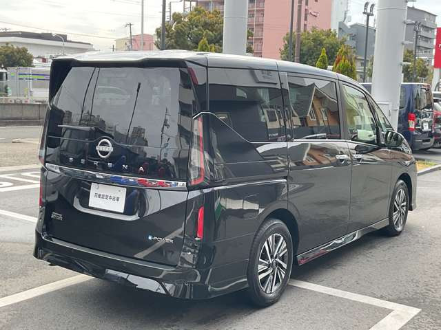 セレナ1.4 e-POWER ハイウェイスターV