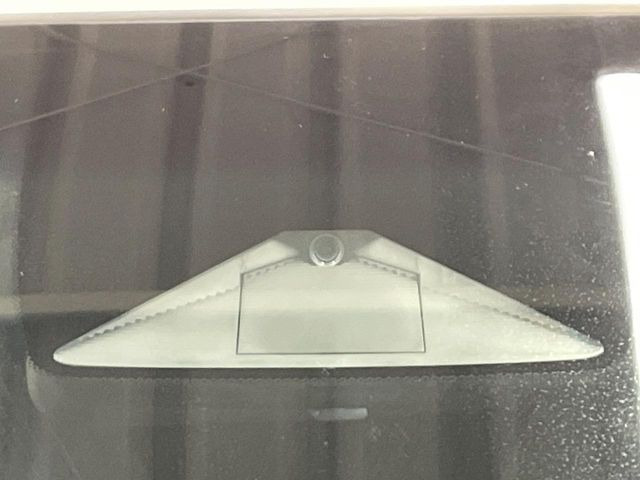 �y�z���_�Z���V���O�z���s���ɑO���̎ԗ�����F�����A�Փ˂������Ȏ��͌x��ƃu���[�L�ŏՓˉ���Ɣ�Q�y�����A�V�X�g�B�����S�Ƀh���C�u�����y���݂��������܂��B