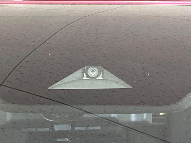 �y�G�}�[�W�F���V�[�u���[�L�z���s���ɑO���̎ԗ�����F�����A�Փ˂������Ȏ��͌x��ƃu���[�L�ŏՓˉ���Ɣ�Q�y�����A�V�X�g�B�����S�Ƀh���C�u�����y���݂��������܂��B