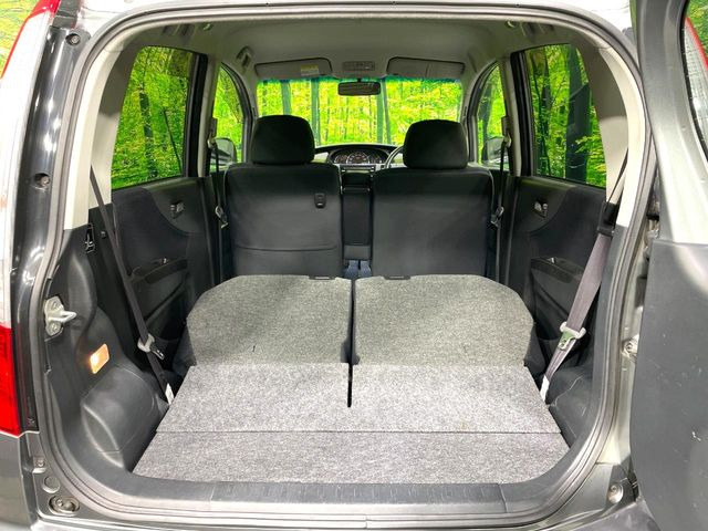 ���i�̂���������ʋ΁A���}���ɏ\���ȉ׎��X�y�[�X���m�ۂ��Ă���܂��B�Z�J���h�V�[�g��|���ƁA�傫�ȉו��̐ύڂ��\�ł���