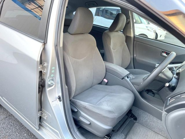 運転席シート廻りは使用感も少なく、良好な状態となっています。丁寧に使われていたことがよくわかりますね。