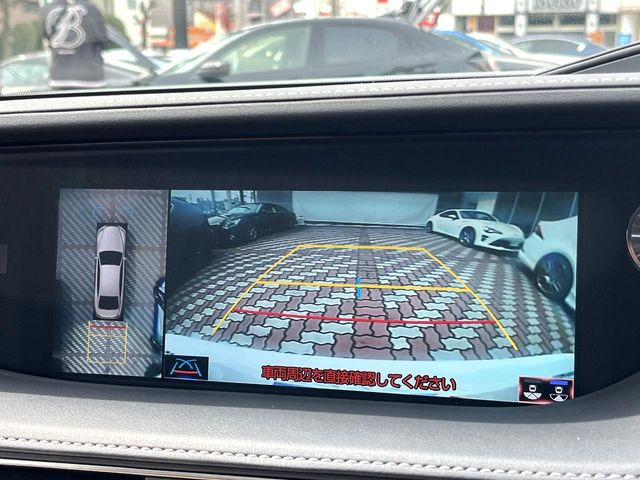 �y�p�m���~�b�N�r���[���j�^�[�z��p�̃J�����ɂ��A�ォ�猩���낵���悤�Ȏ��_��360�x�N���}�̎��͂��m�F���邱�Ƃ��ł��܂������p�������m�F���₷���A�����ꏊ�ł̐؂�Ԃ��⒓�Ԃ��X���[�Y�ɍs���܂��B