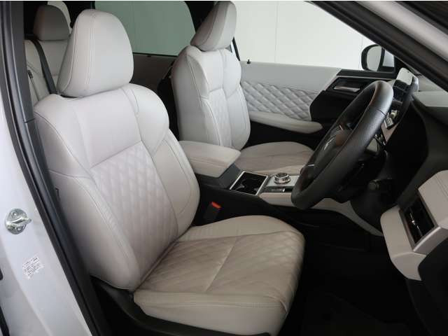 アウトランダーPHEV 2.4 P 4WD