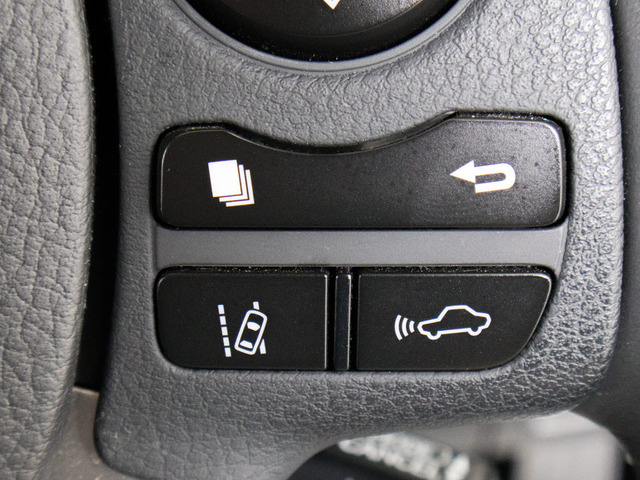 �Փˉ���x���^�v���N���b�V���Z�[�t�e�B�V�X�e�� �O���ɏo��������Q���ɑ΂��x��𔭂��A�h���C�o�[�Ɍx���B�����Ƀu���[�L�A�V�X�g�ɂ��Փˉ���Ƒ��x���y�����܂��B