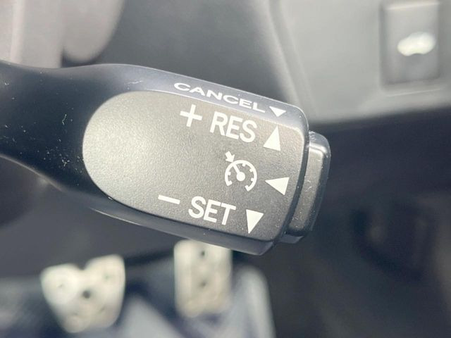 �y�N���[�Y�R���g���[���z�������H�����N���N���s�B�A�N�Z���𗣂��Ă���葬�x�ő��s���ł��A�������^�]���̕��S���y��!�����E�������ȒP�ȃX�C�b�`����Œ����ł��܂��B