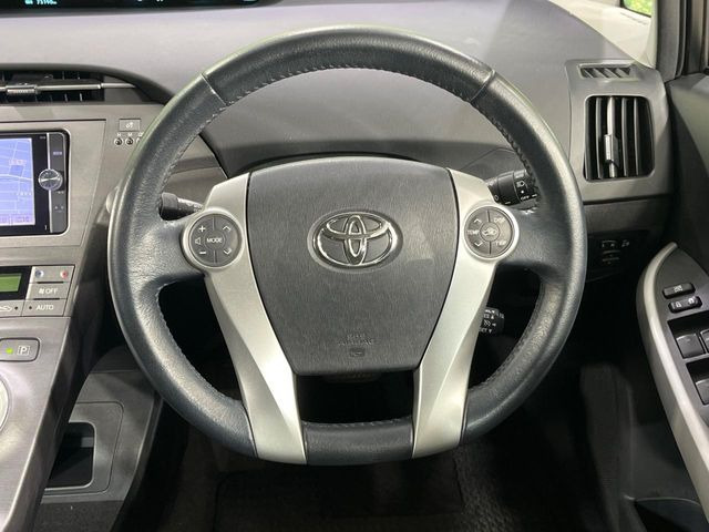 �y�����v�����X�e�A�����O�z�㎿�Ȋv���g�p���邱�ƂŁA��ɂ����������݂ƂĂ��^�]���₷���n���h���ł���