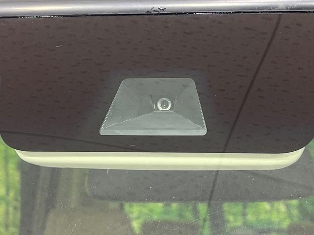 �y�z���_�Z���V���O�z���s���ɑO���̎ԗ�����F�����A�Փ˂������Ȏ��͌x��ƃu���[�L�ŏՓˉ���Ɣ�Q�y�����A�V�X�g�B�����S�Ƀh���C�u�����y���݂��������܂��B