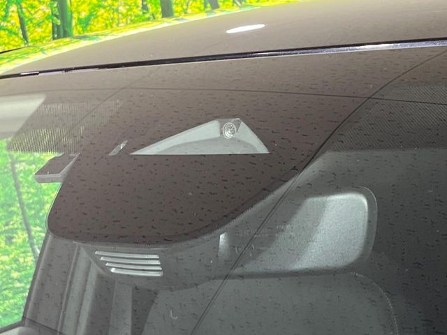 �y�X�}�[�g�u���[�L�T�|�[�g�z���s���ɑO���̎ԗ�����F�����A�Փ˂������Ȏ��͌x��ƃu���[�L�ŏՓˉ���Ɣ�Q�y�����A�V�X�g�B�����S�Ƀh���C�u�����y���݂��������܂��B