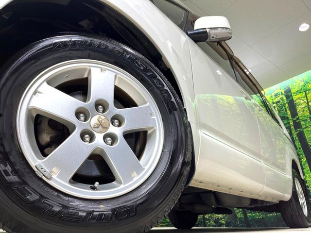 �y����16�C���`�A���~�z�C�[���z�O�ςɃ}�b�`���������A���~�z�C�[���𑕒����Ă���܂��B�e��ЊO�A���~�z�C�[����A�X�^�b�h���X�^�C�����戵�����Ă���܂��B���񂲑��k����������