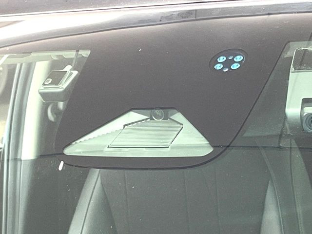 �y�z���_�Z���V���O�z���s���ɑO���̎ԗ�����F�����A�Փ˂������Ȏ��͌x��ƃu���[�L�ŏՓˉ���Ɣ�Q�y�����A�V�X�g�B�����S�Ƀh���C�u�����y���݂��������܂��B