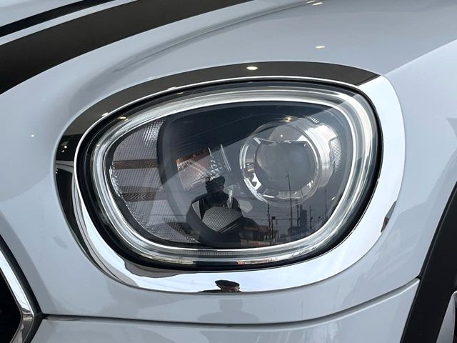 ��LED�w�b�h���C�g:��ԑ��s�����ǍD�Ȏ��E���m�ۂ����S���ĉ^�]�ł��鍂�P�xLED�w�b�h���C�g�𑕔�!�_�����x�������A����d�͂��}�����Ă��܂��B